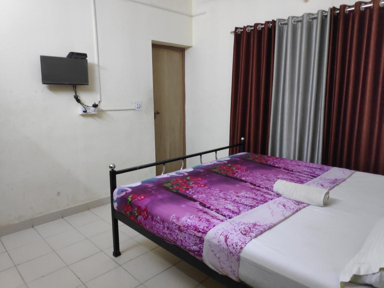 Hotel Silver Space Ernakulam Exteriör bild